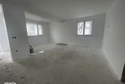 Casă cu 4 camere cu Canalizare în Central