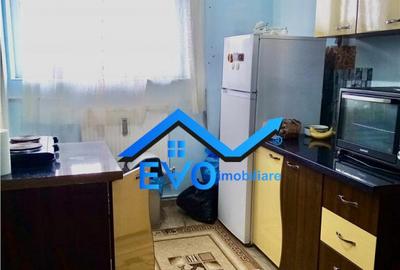 Se vinde, garsoniera, etajul 1, baie proprie, mobilata si ut - 1