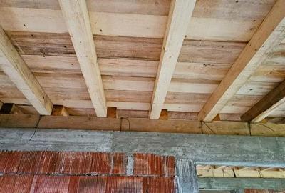 Casa la rosu si teren 500 mp,in cartier de vile,com. Dumbrava Rosie Casa la rosu si teren 500 mp,in cartier de vile,com. Dumbrava Rosie - 5