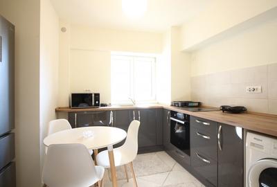 Apartament cu 3 camere decomandat în P-ța Romană