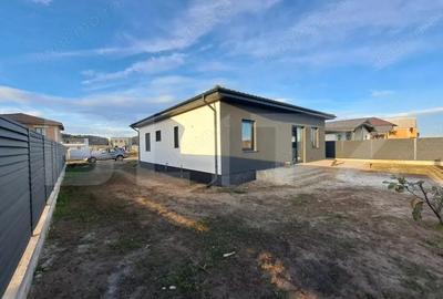 Casa Moderna cu 4 Camere in Sanpetru ! Toate utilitatile si finisaje la alegere - 2
