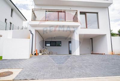 Casa / Vila cu 4 camere de vanzare Casa / Vila cu 4 camere de vanzare - 8