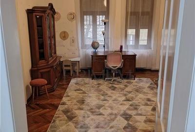 BALCESCU - Cladire renovata - 3 Camere - Centrala proprie  - Curte 137mp - 5