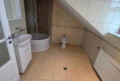 Inchiriez apartament cu scara interioara si garaj - 6