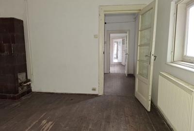 Casă individuală cu 12 camere cu Teren 207 Mp în Unirii - 5