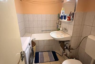 Apartament cu 3 camere decomandat în Bârzești - 1
