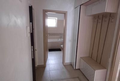 Apartament cu 2 camere decomandat în Tractorul - 1