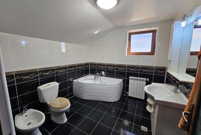 Casă cu 4 camere în Central - 2