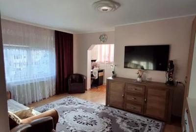 Apartament cu 2 camere Zona Burdujeni - Cuza Voda 2 - 1