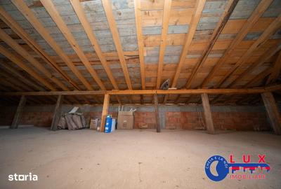 Casă cu 6 camere cu Teren 2000 Mp în Valea Nucarilor - 1
