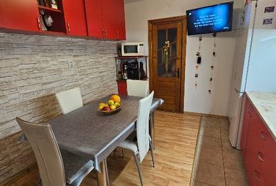 Apartament cu 3 camere decomandat, mobilat în Tineretului - 12