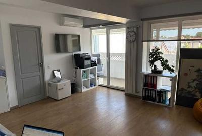 Casă cu 5 camere cu Garaj în Barbu Văcărescu