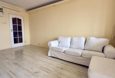 Apartament cu 3 camere, mobilat în Drumul Taberei