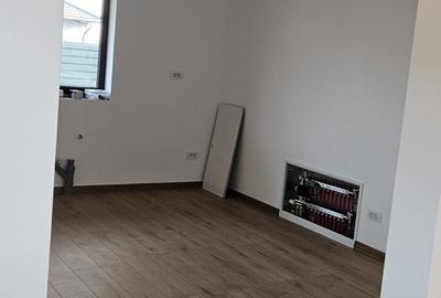 Casă cu 4 camere în Central - 2