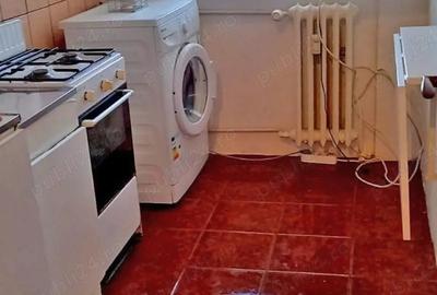 Garsonieră decomandată în Mihai Bravu