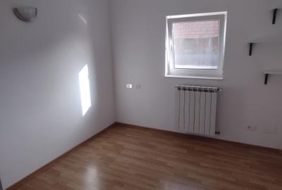 Casă cu 3 camere în Central