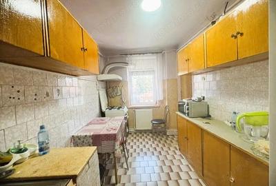 Apartament cu 3 camere decomandat în Central - 18