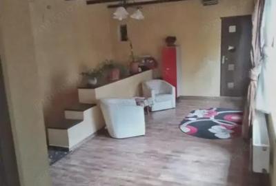 Apartament cu 5 camere decomandat, mobilat în Intim - 4