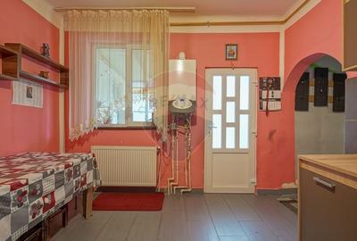 Comision 0% | De vânzare – Apartament la casă, parter | Săcele – Zona - 16