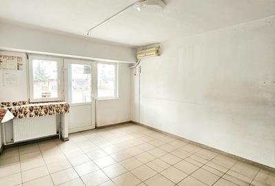Spațiu comercial, de 75 mp, în Casa de Cultură - 8