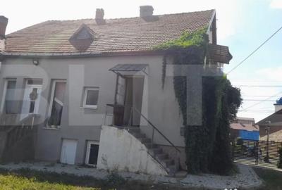 Apartament cu 4 camere decomandat, mobilat în Rădăuți