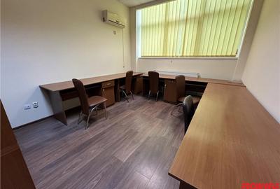 Spațiu comercial, de 645 mp, în Central - 4