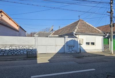 Casă cu 3 camere în Lotrioara - 1