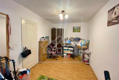 Apartament cu 3 camere decomandat în Cedonia - 12