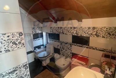 Casă cu 6 camere cu Teren 1615 Mp în Central - 11