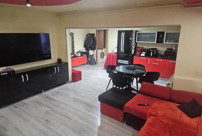 Apartament cu 2 camere semidecomandat în Lipovei