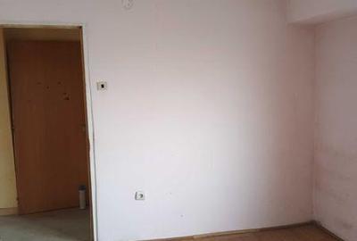 Apartament cu 4 camere decomandat în Central - 2