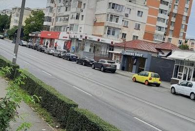 Apartament cu 4 camere decomandat în Trivale