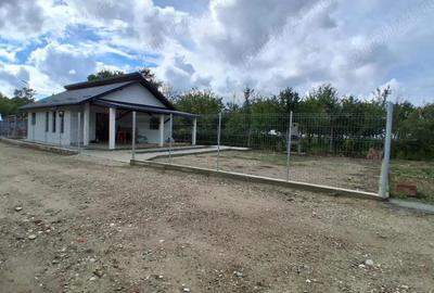 Casa de vanzare , 3.5 km de Mioveni - 1