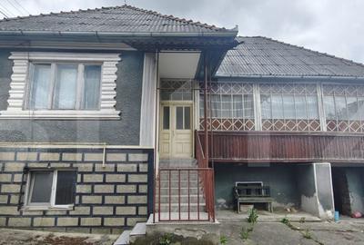 Casă cu 3 camere cu Teren 585 Mp în Șieu - 1