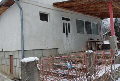 Casă cu Teren 484 Mp în Lunca (Moroeni) - 2