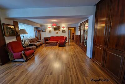 Apartament cu 3 camere semidecomandat, mobilat în P-ța Victoriei