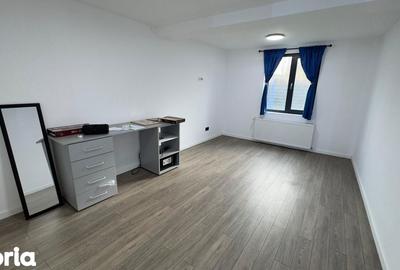 Casă cu 7 camere cu Canalizare în Colentina