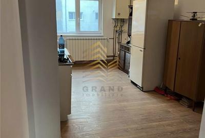 Apartament cu 3 camere decomandat în Central - 3