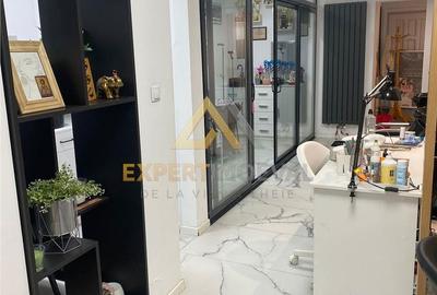 Spațiu comercial, de 50 mp, în Central - 3