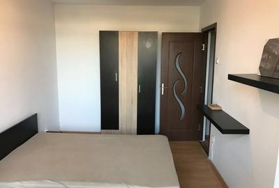 Apartament cu 3 camere semidecomandat în Cetății