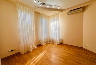 Casă cu 5 camere cu Garaj în Central - 5