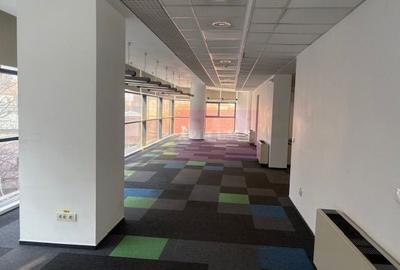 Birou, de 556 mp, în Universitate - 3