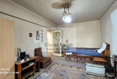 Apartament cu 3 camere semidecomandat în Doamna Ghica