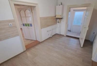 Casă cu 3 camere cu Canalizare în Central - 4