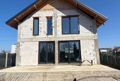 Casă cu 3 camere cu Teren 500 Mp în Roșu - 12