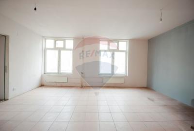 Casă cu 8 camere cu Teren 500 Mp în Iosia - 21