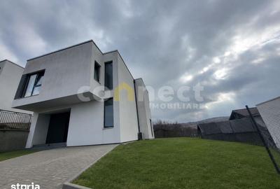 Casă cu 4 camere cu Teren 341 Mp în Apahida