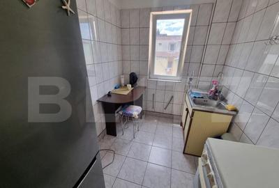 Apartament de vanzare, cu 2 camere semidecomandat, 38 mp, zo - 4