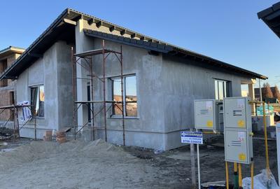 Casă individuală cu 4 camere cu Canalizare în Micești - 10