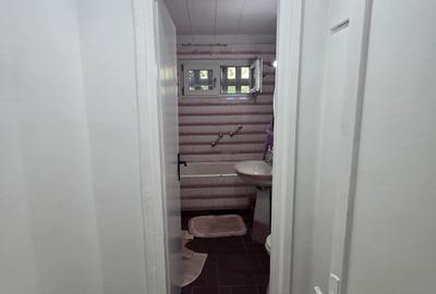 Apartament cu 3 camere decomandat în P-ța Doina - 12